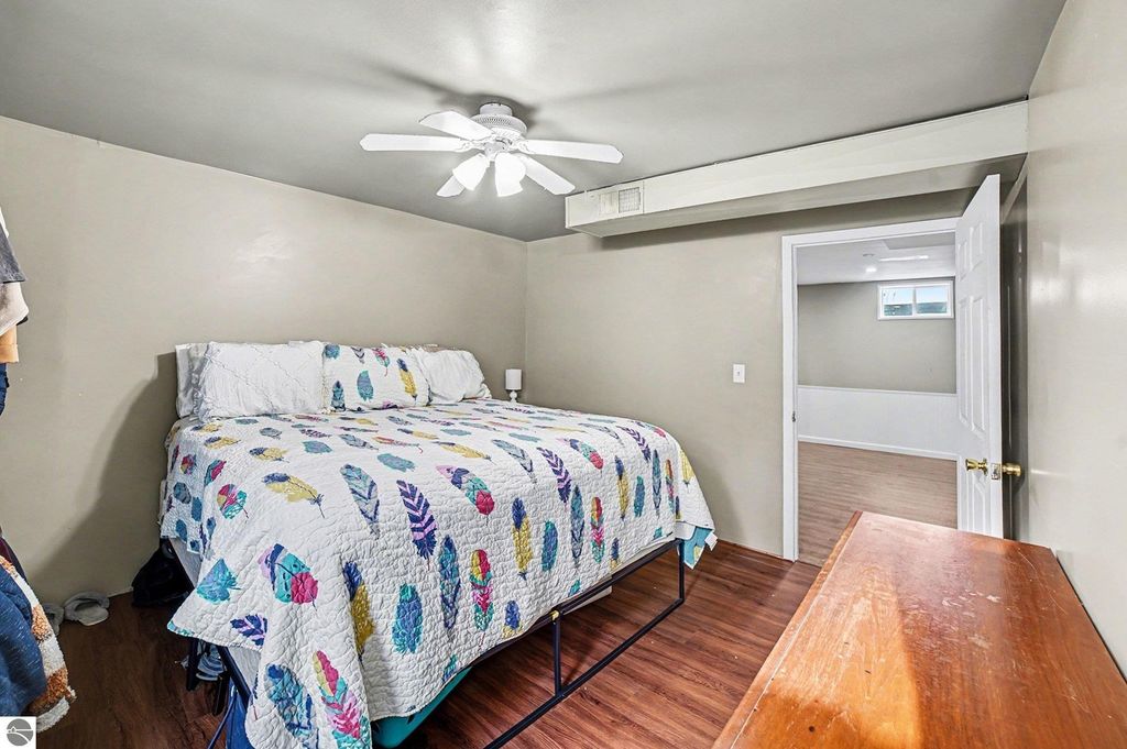 Image 20 of property listing at 5165 Silverberry Drive, Mt Pleasant, MI 48858