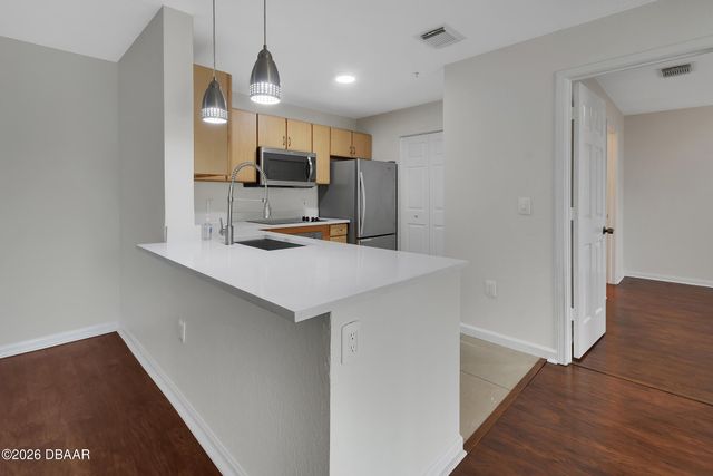 940 Village Trl Unit 8-206, Port Orange, FL 32127
