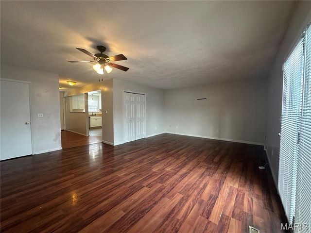 420 Chapel Ridge Drive, Hazelwood, MO 63042