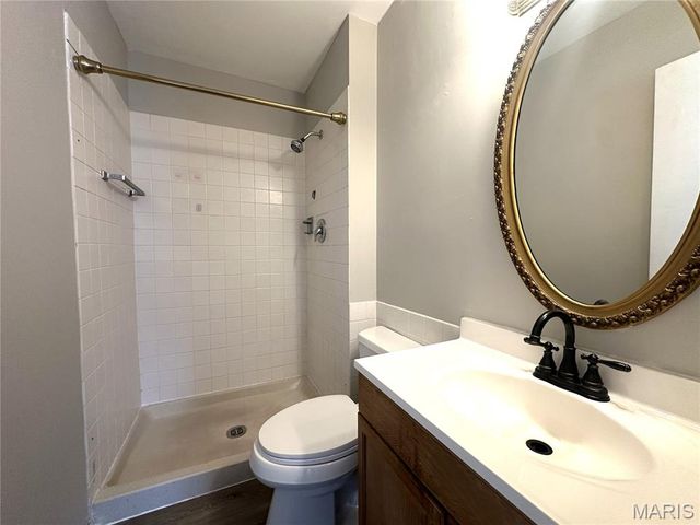 420 Chapel Ridge Drive, Hazelwood, MO 63042