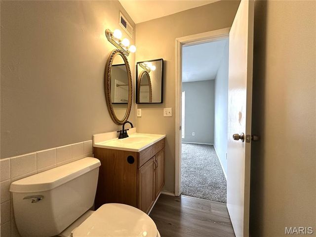 420 Chapel Ridge Drive, Hazelwood, MO 63042