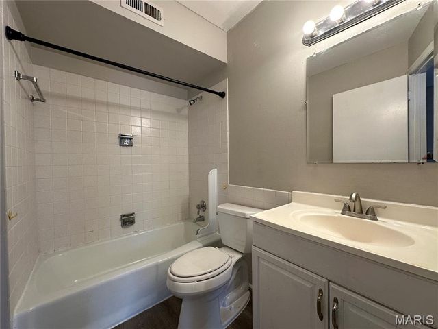 420 Chapel Ridge Drive, Hazelwood, MO 63042