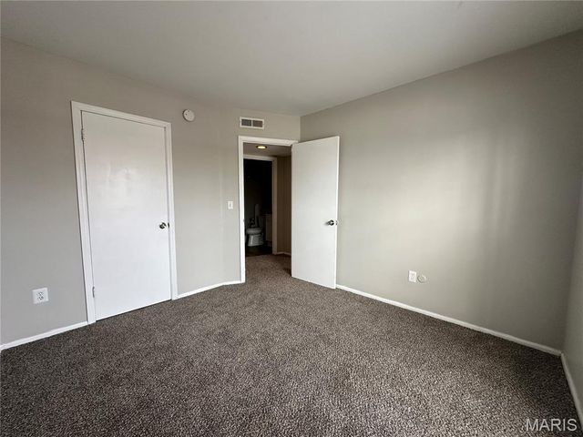 420 Chapel Ridge Drive, Hazelwood, MO 63042