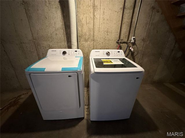 420 Chapel Ridge Drive, Hazelwood, MO 63042