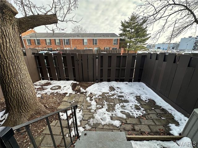 420 Chapel Ridge Drive, Hazelwood, MO 63042