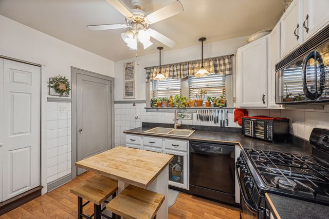 1647 Clinton Avenue, Berwyn, IL 60402