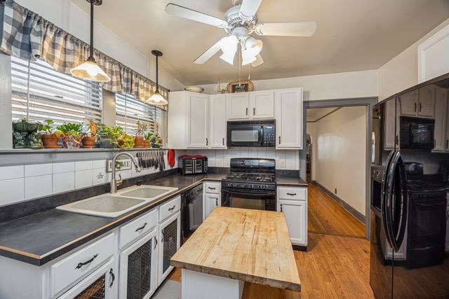 1647 Clinton Avenue, Berwyn, IL 60402