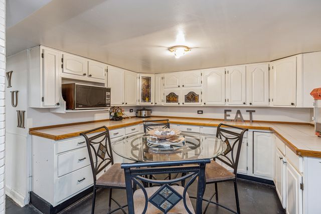 1647 Clinton Avenue, Berwyn, IL 60402