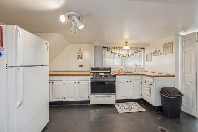 1647 Clinton Avenue, Berwyn, IL 60402