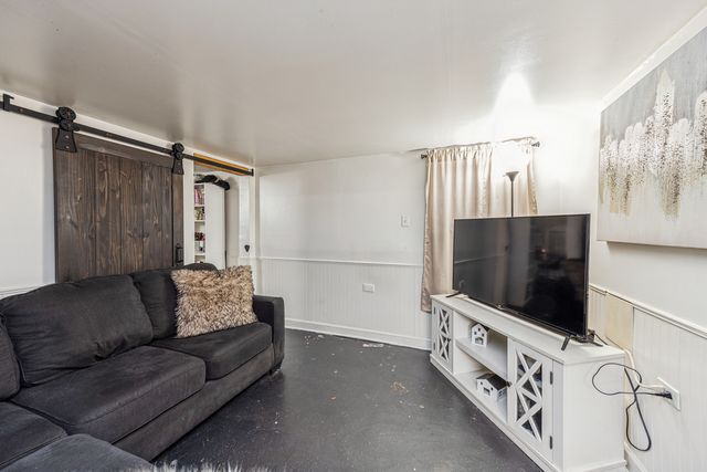 1647 Clinton Avenue, Berwyn, IL 60402