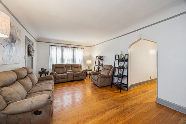 1647 Clinton Avenue, Berwyn, IL 60402