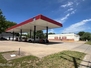 401 E Pennell Street, Carl Junction, MO 64834