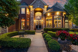 56074 Lario Court, Macomb Township, MI 48042