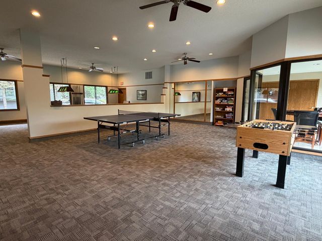 7063 Oak Pointe Curve, Bloomington, MN 55438