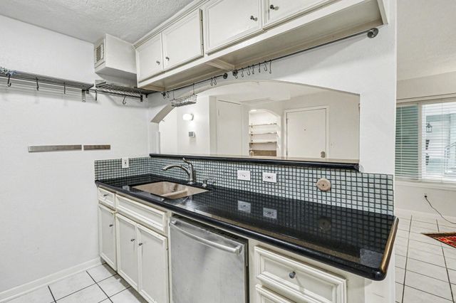 1527 Rutland Street 4, Houston, TX 77008