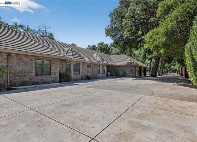 227 Kilkare Rd, Sunol, CA 94586