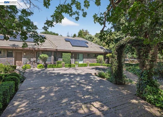 227 Kilkare Rd, Sunol, CA 94586