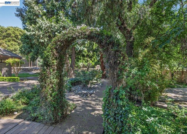 227 Kilkare Rd, Sunol, CA 94586