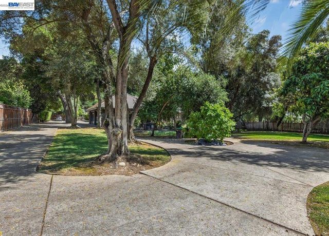 227 Kilkare Rd, Sunol, CA 94586