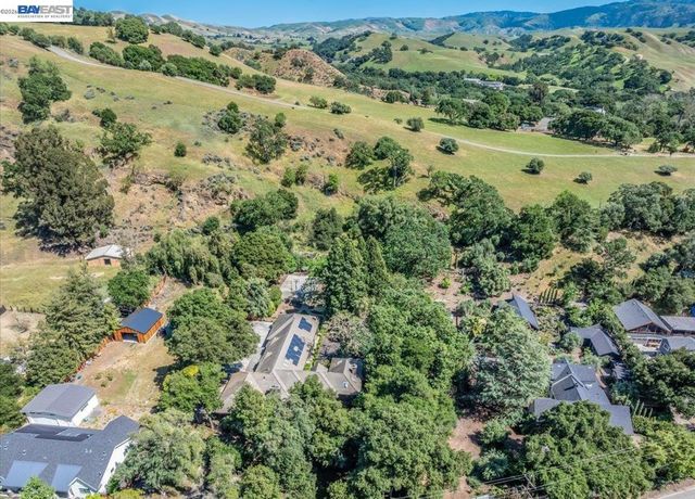 227 Kilkare Rd, Sunol, CA 94586