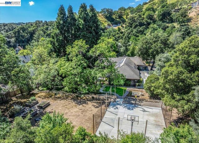 227 Kilkare Rd, Sunol, CA 94586