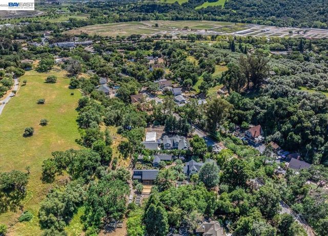 227 Kilkare Rd, Sunol, CA 94586