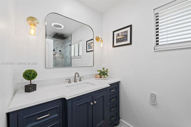 2395 SE 6th St, Pompano Beach, FL 33062