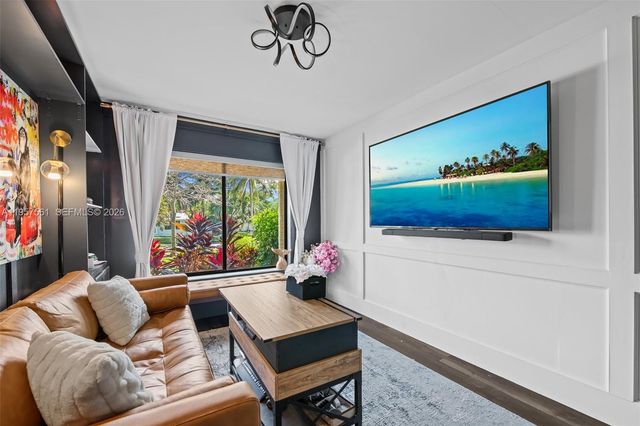 2395 SE 6th St, Pompano Beach, FL 33062