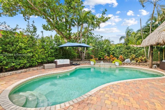 2395 SE 6th St, Pompano Beach, FL 33062