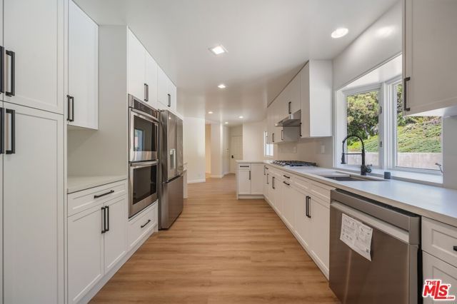 1708 Clear View Drive, Beverly Hills, CA 90210