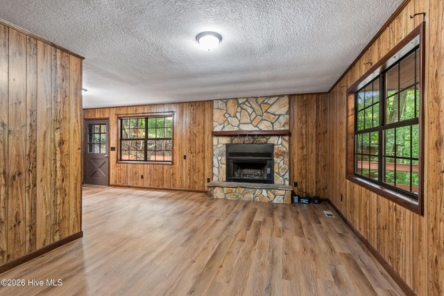 33 Hundred Acre Woods Drive, Murphy, NC 28906