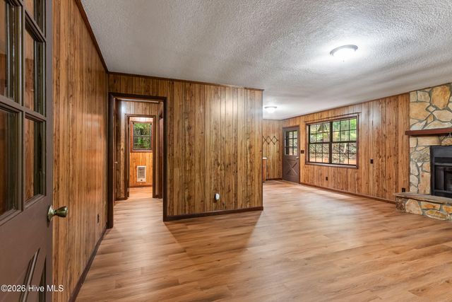 33 Hundred Acre Woods Drive, Murphy, NC 28906