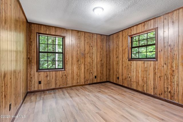33 Hundred Acre Woods Drive, Murphy, NC 28906