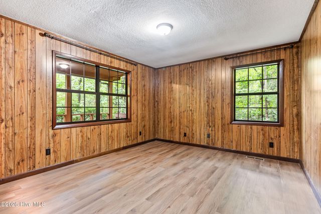 33 Hundred Acre Woods Drive, Murphy, NC 28906