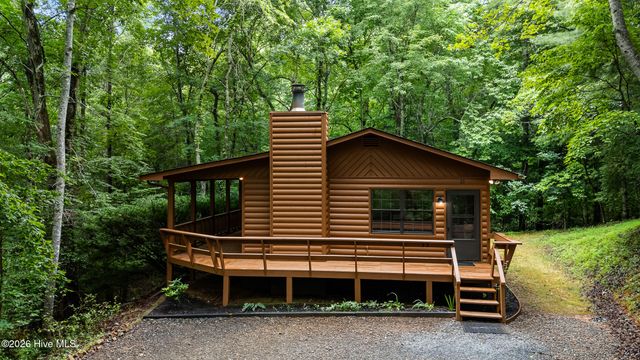 33 Hundred Acre Woods Drive, Murphy, NC 28906