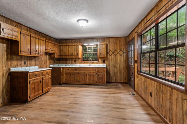 33 Hundred Acre Woods Drive, Murphy, NC 28906
