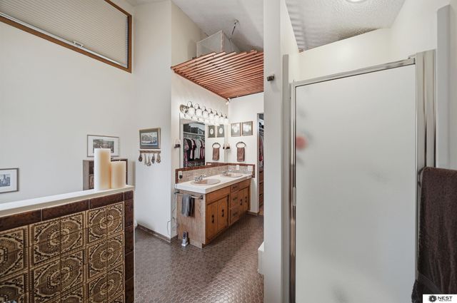 9440 W O Street, Lincoln, NE 68528