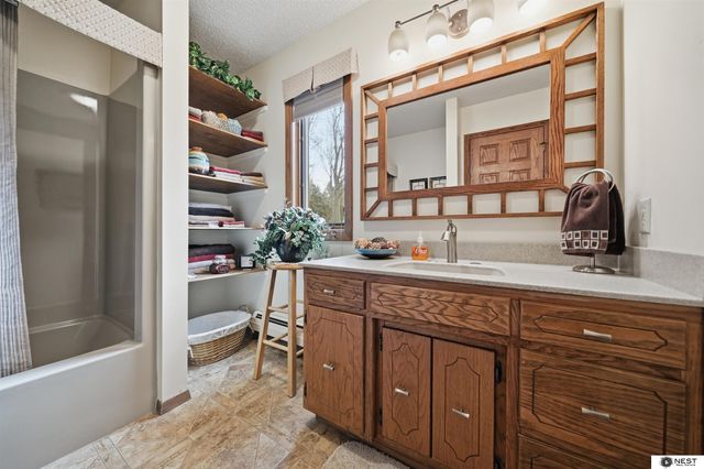 9440 W O Street, Lincoln, NE 68528