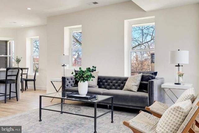 842 MADISON ST NW #B, Washington, DC 20011