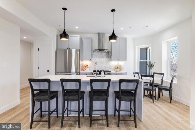 842 MADISON ST NW #B, Washington, DC 20011