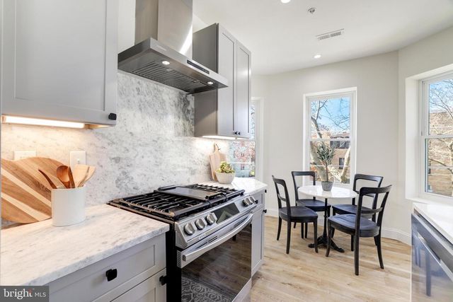 842 MADISON ST NW #B, Washington, DC 20011