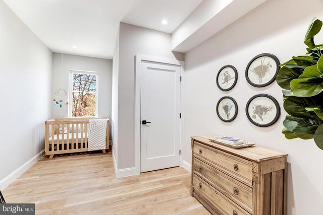 842 MADISON ST NW #B, Washington, DC 20011