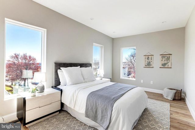 842 MADISON ST NW #B, Washington, DC 20011