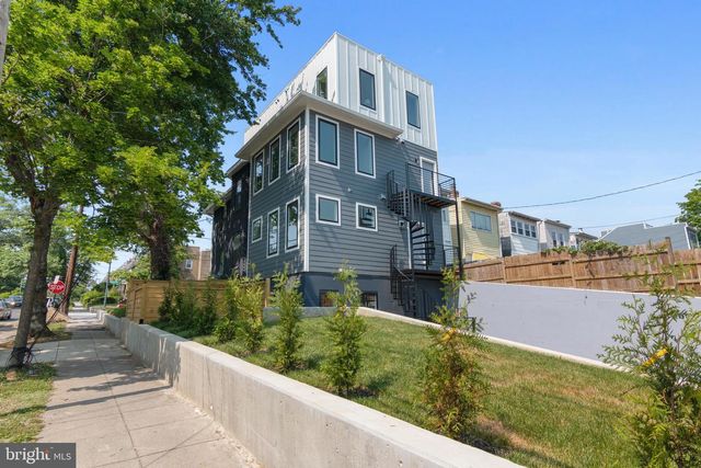 842 MADISON ST NW #B, Washington, DC 20011