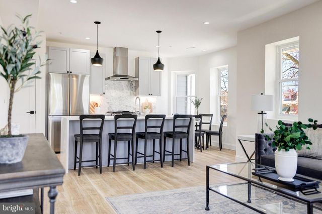 842 MADISON ST NW #B, Washington, DC 20011