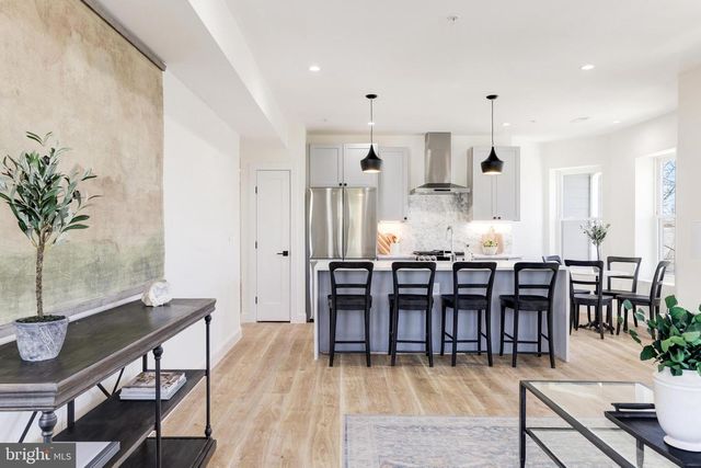 842 MADISON ST NW #B, Washington, DC 20011