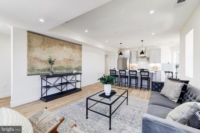 842 MADISON ST NW #B, Washington, DC 20011