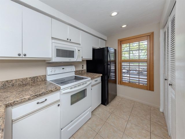 925 WEXFORD BLVD BOULEVARD, Venice, FL 34293