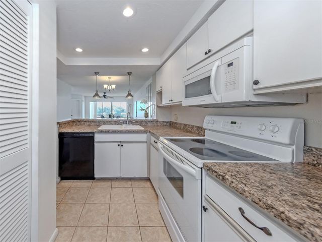 925 WEXFORD BLVD BOULEVARD, Venice, FL 34293