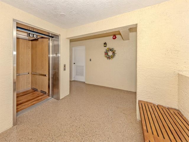 925 WEXFORD BLVD BOULEVARD, Venice, FL 34293